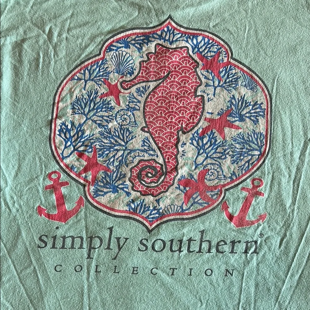 Simply Southern Pink and Green Seahorse Distressed Graphic Short Sleeve Tee L - Picture 2 of 5